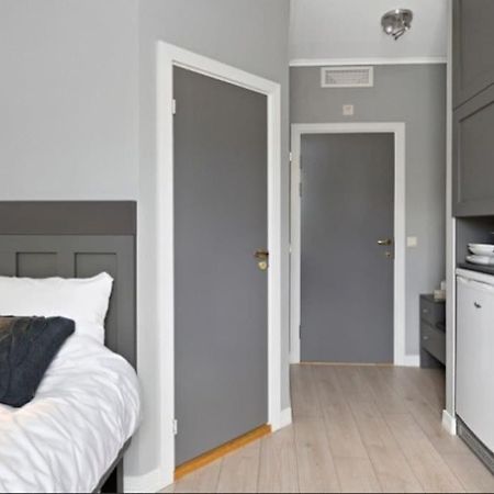 Comfy Studio Near Airport Appartement Garder Buitenkant foto